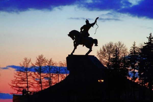 Силуэт Салавата Юлаева Уфа