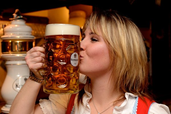 Девки с пивом