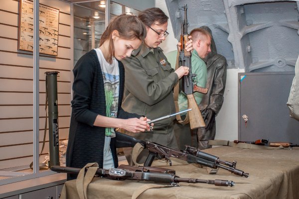 День оружейника