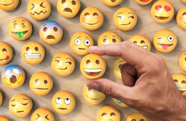 Всемирный день эмодзи