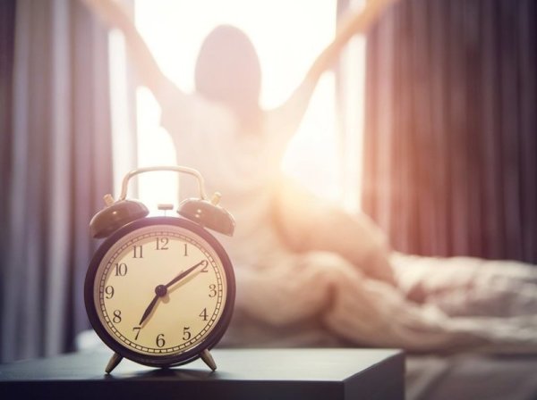 Человек просыпается