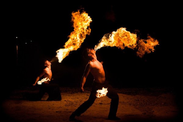 Танцующий человек