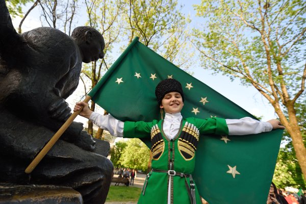 Адыгея флаг с черкесом