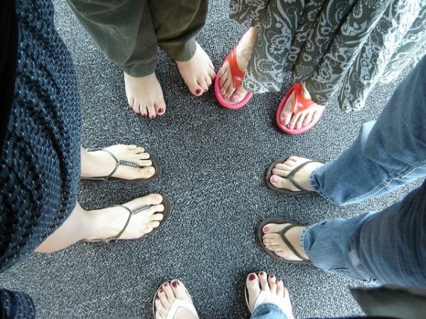 Национальный день шлепанцев (сланцев)