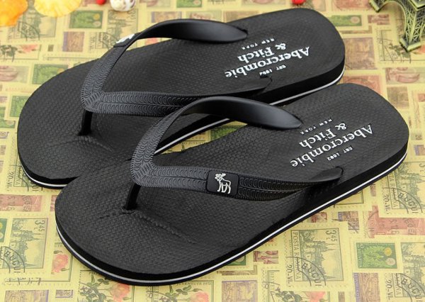 Мужские тапочки через палец