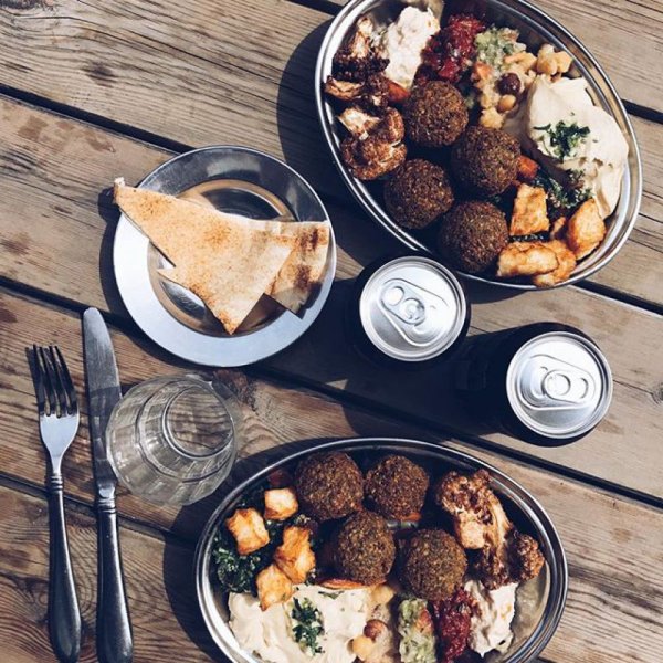 С днём фалафеля