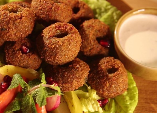 Фалафель с жаренными овощами