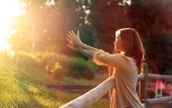 Девушка солнце счастье