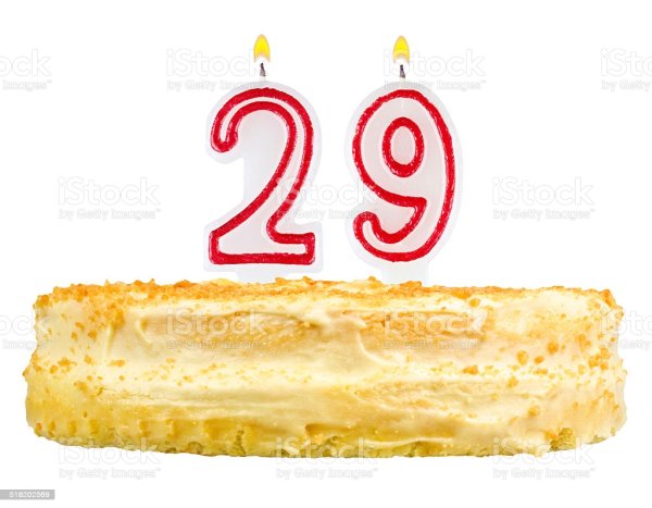 Торт со свечами 29 лет