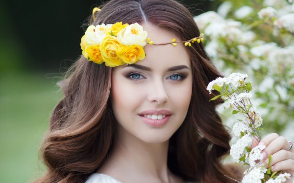 Фотосессия с цветами в волосах