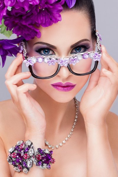 Девушка в очках гламур
