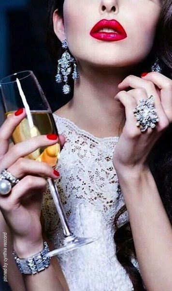 Аксессуары в стиле гламур