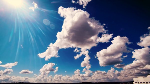 Небо в Солнечный день с облаками