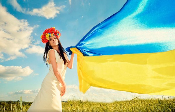 День независимости Украины девушки