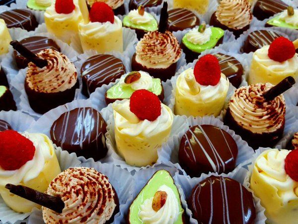 Французское пирожное птифур