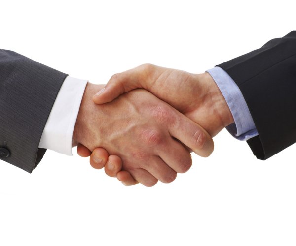 Рукопожатие бизнесменов
