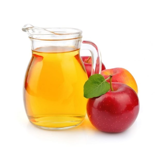 Яблочный сок для детей на прозрачном фоне