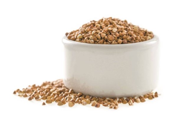 Гречка на белом фоне