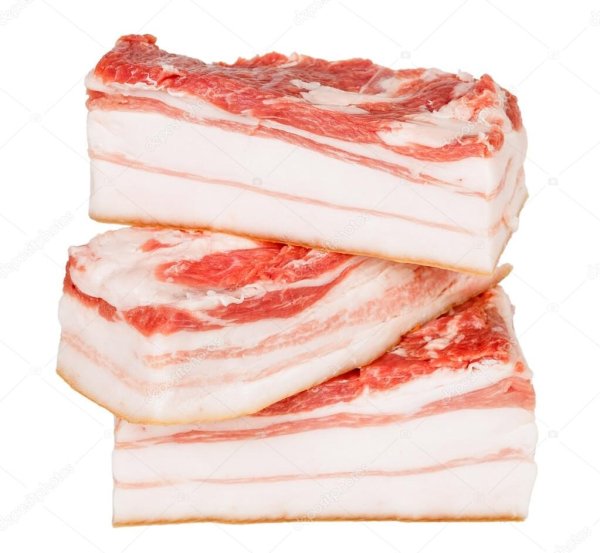 Кусок сала на белом фоне