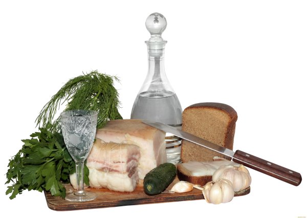 Водка и закуска на прозрачном фоне