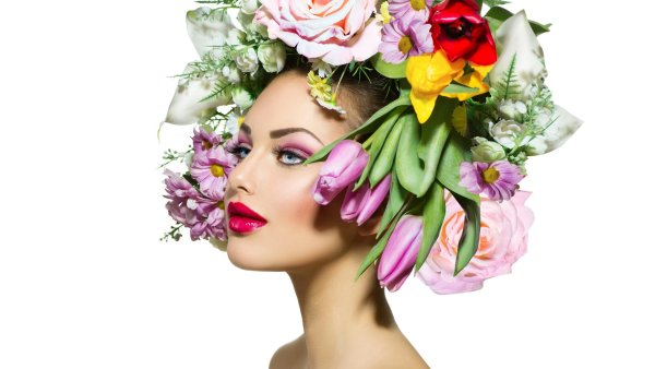 Девушка с цветами в голове