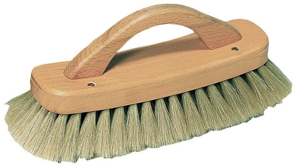 Зубная щетка на белом фоне