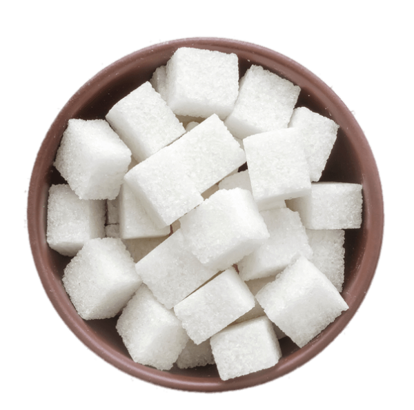 Сахарный песок на белом фоне