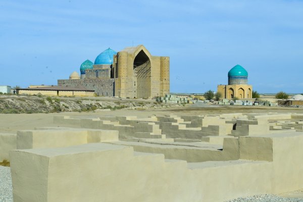 Коллаж сакральных мест Тараза