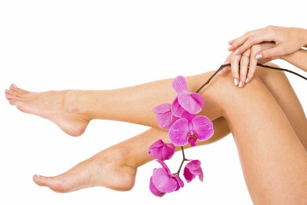 Депиляция ноги и цветы