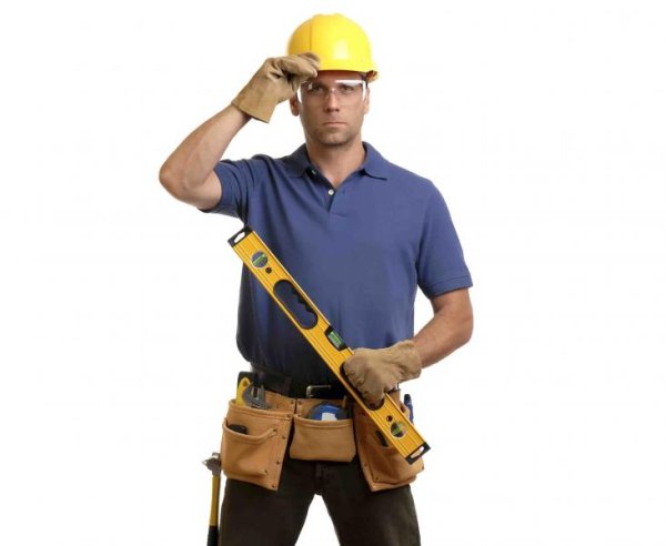 Монтажник на белом фоне