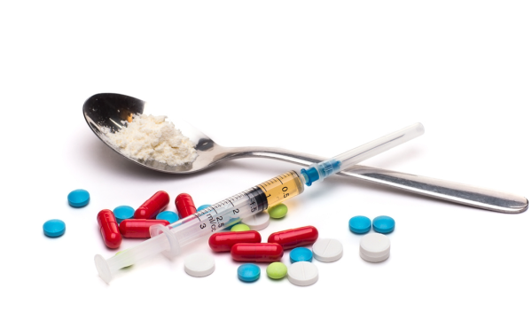Наркомания на белом фоне