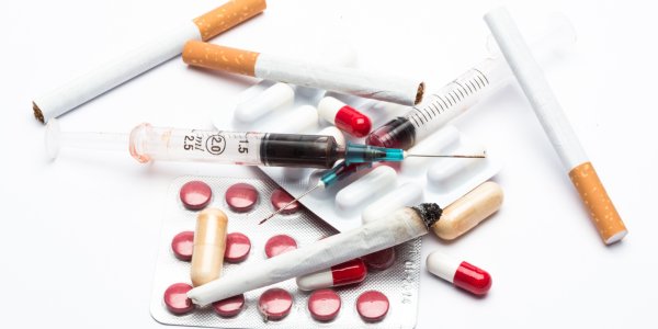 Наркотики на прозрачном фоне