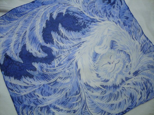 Снежинки восковыми мелками и красками