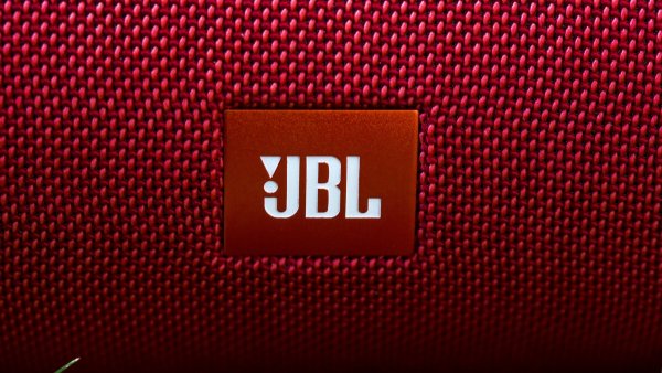 Колонка JBL лого