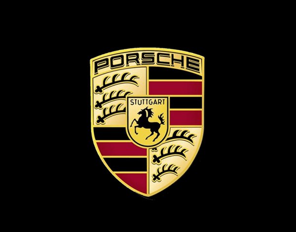 Эмблема Порше на черном фоне
