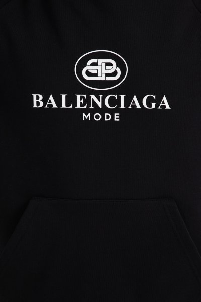 Balenciaga бренд