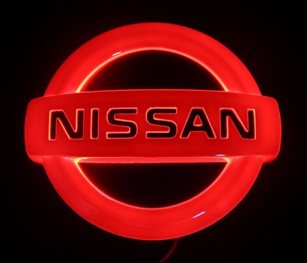 Новый логотип Ниссан
