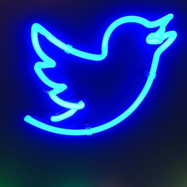 Неоновые значки