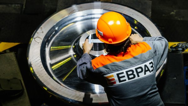 Каска ЕВРАЗ НТМК