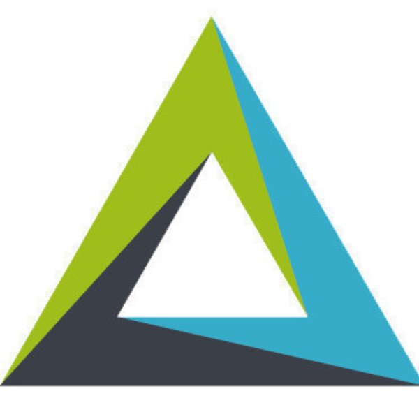 Треугольная эмблема