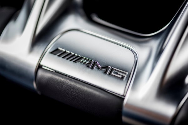 АМГ мерс лого