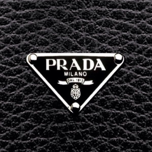 Прада надпись