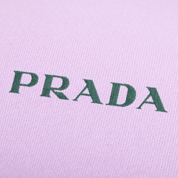 Прада надпись