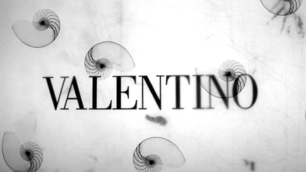 Valentino логотип бренда
