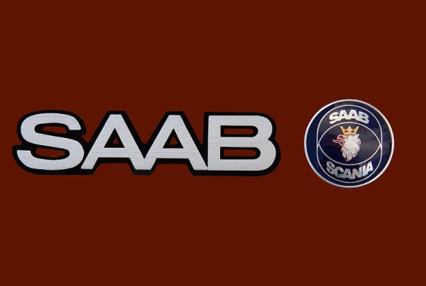 Надпись Сааб