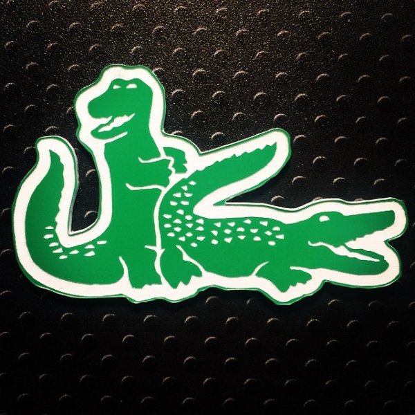 Лакоста значок