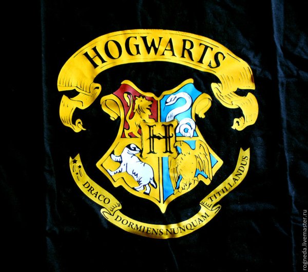 Герб Хогвартса из Гарри Поттера оригинал