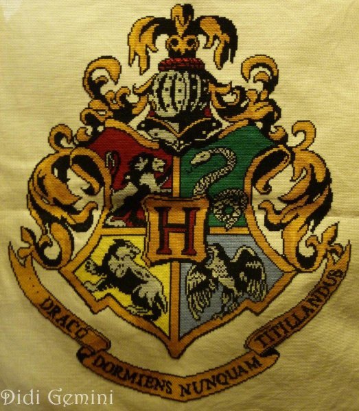 Hogwarts герб