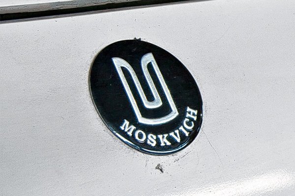 Эмблема Москвич 2141