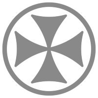 Держит крест